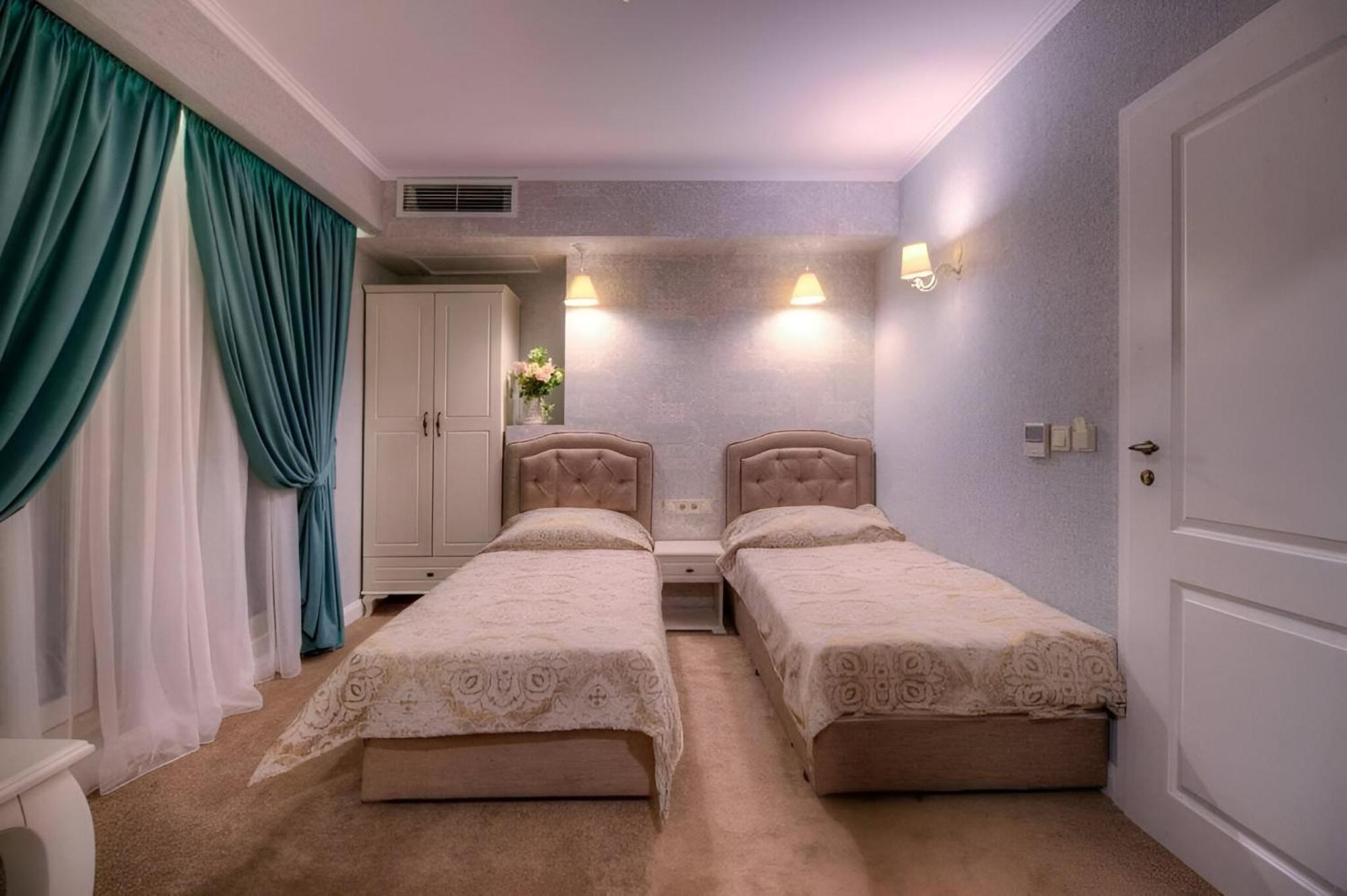 Family Hotel Agoncev ソフィア エクステリア 写真